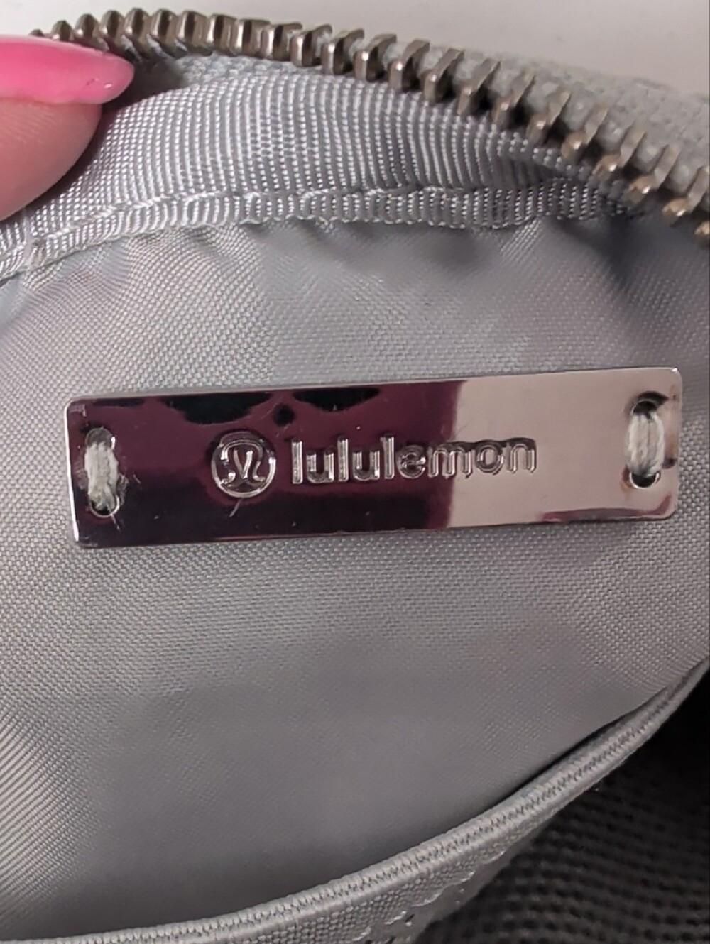 lululemon athletica Light Gray Men's Belt Bag - Picture 4 of 4